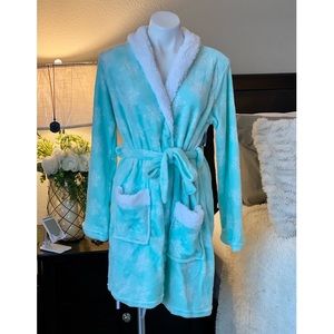 Women’s Sherpa Shawl Collar Robe and Socks Set